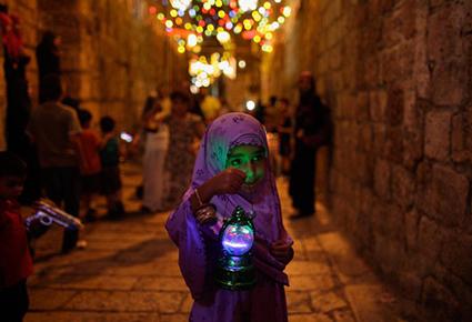 رمضان في فلسطين: النكهة مختلفة رغم الأوضاع الصعبة